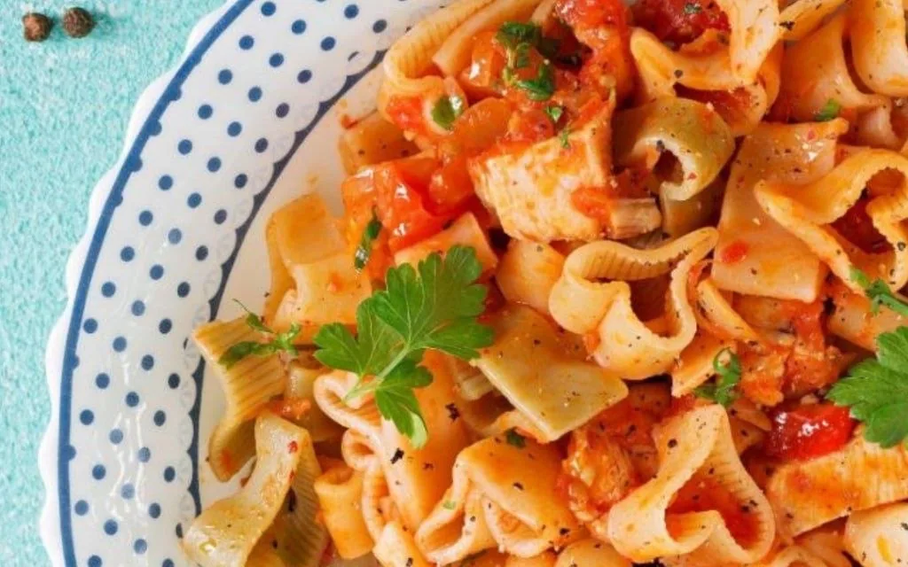 Макароны по-флотски с копчёностями